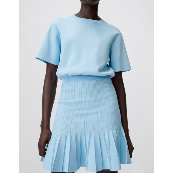 Elegant Blue Flared Dress - Picture 11 of 13